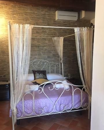 B&B Ginevra Ghizzano ภายนอก รูปภาพ