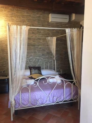 B&B Ginevra Ghizzano ภายนอก รูปภาพ
